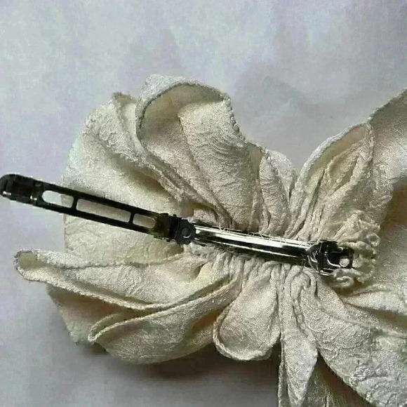 Vintage 80s Hair Alligator Clip Ivory Bow - Picture 4 of 5